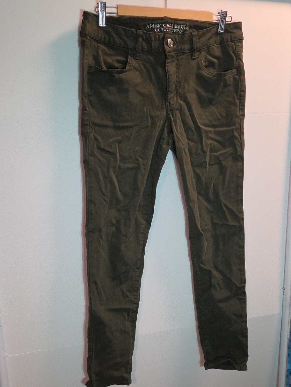 American Eagle Outfitters Super Stretch Jegging In Olive. Size 12